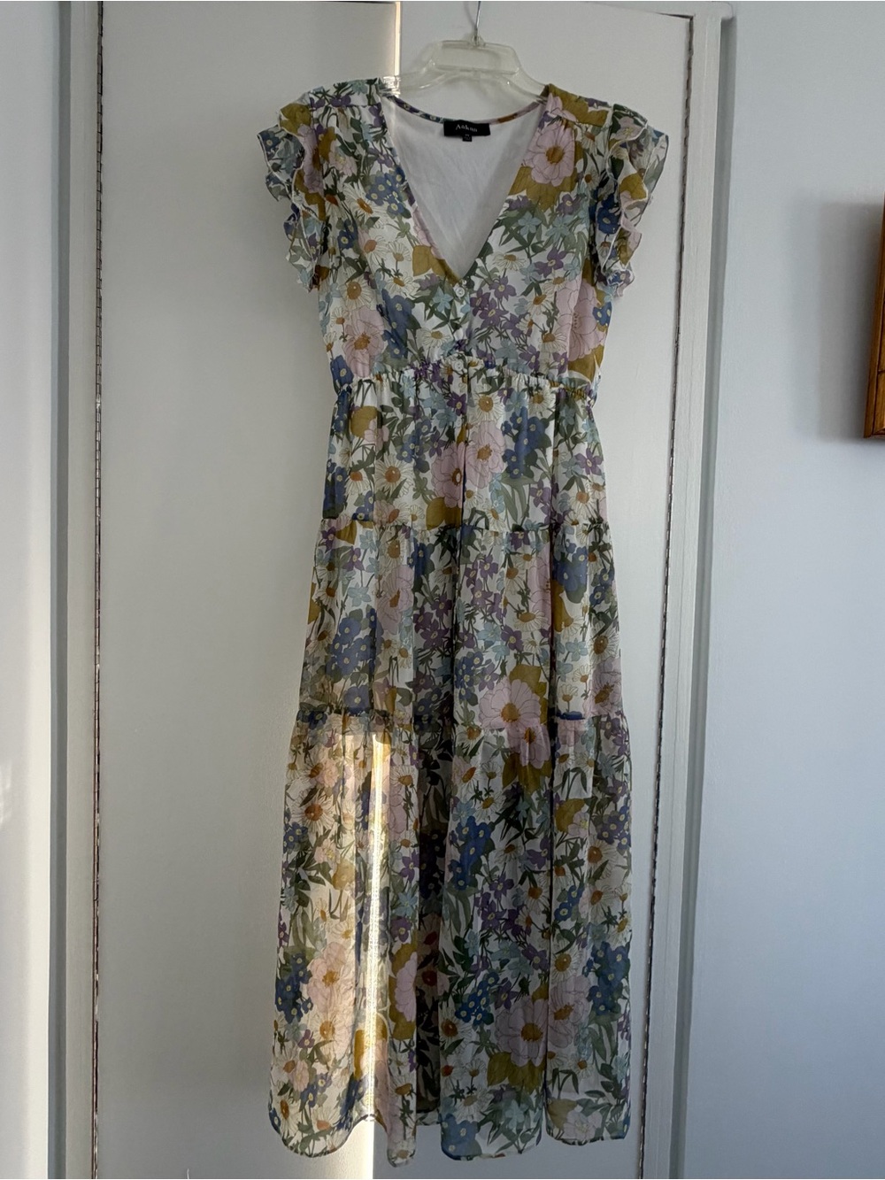 Aakaa Floral Maxi Dress size M Flowy Beautiful Ruffle Sleeve